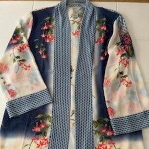Woman's Floral Topper